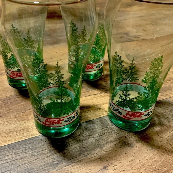 Set of 4 Vintage Retro Holiday Christmas Coca-Cola Drinking Bar Diner Glasses - Picture 1 of 10